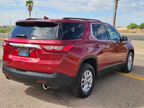 Used 2020 Chevrolet Traverse LT w/ Driver Confidence II Package image 3