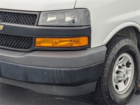 Used 2020 Chevrolet Express 2500 image 9