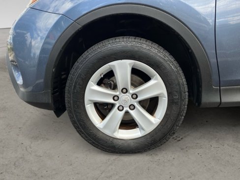 Used 2013 Toyota RAV4 XLE image 9