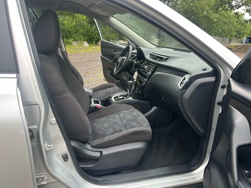 Used 2015 Nissan Rogue S image 13