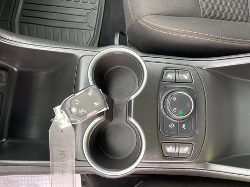 Used 2021 GMC Terrain SLE w/ Driver Convenience Package image 27