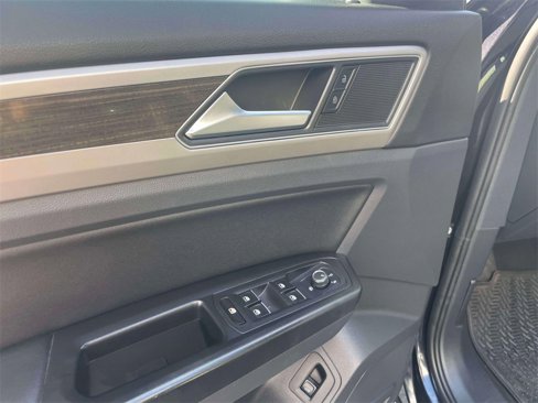 Used 2019 Volkswagen Atlas SEL R-Line image 16