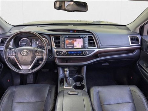 Used 2014 Toyota Highlander Limited image 18