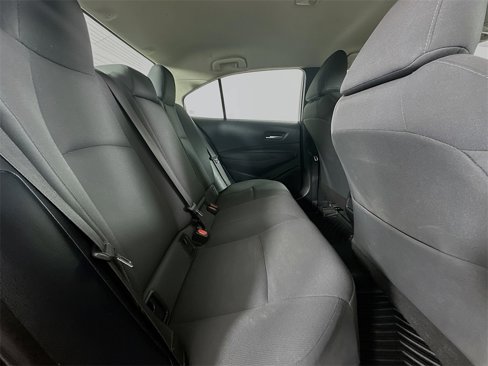 Used 2021 Toyota Corolla LE image 9