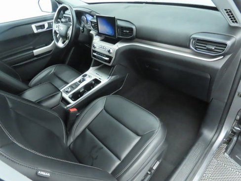 Used 2023 Ford Explorer XLT w/ Equipment Group 202A image 17