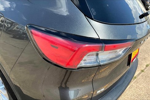 Used 2020 Ford Escape SE image 26