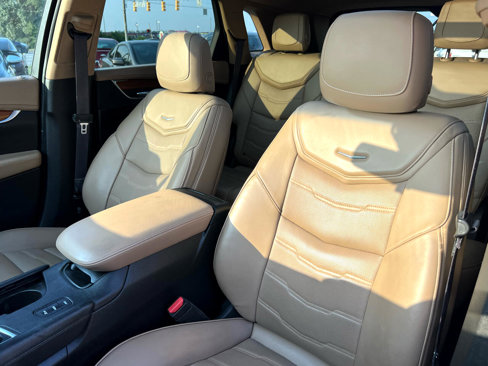 Used 2017 Cadillac XT5 Platinum w/ Driver Assist Package image 31