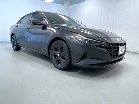 Used 2022 Hyundai Elantra SEL image 1