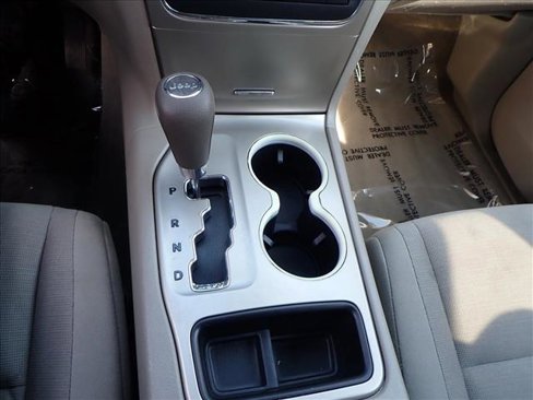 Used 2012 Jeep Grand Cherokee Laredo image 18