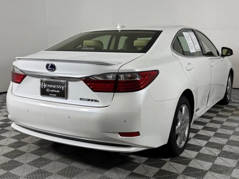Used 2013 Lexus ES 300h w/ Premium Pkg image 4
