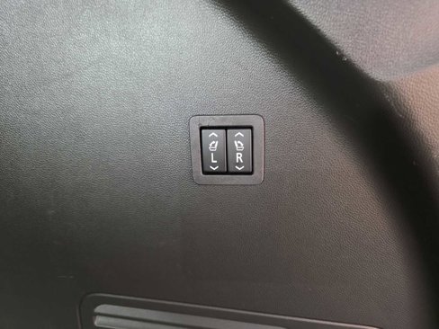 Used 2018 Buick Enclave Avenir w/ Avenir Technology Package image 39