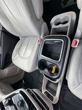 Used 2017 Chrysler Pacifica Touring-L Plus image 32