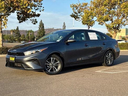 Used 2023 Kia Forte LXS image 2
