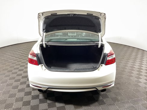 Used 2016 Honda Accord Sport image 12
