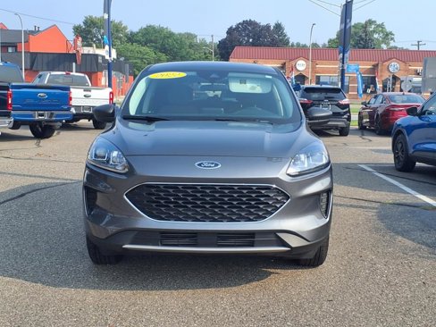 Certified 2022 Ford Escape SE w/ Cold Weather Package image 2