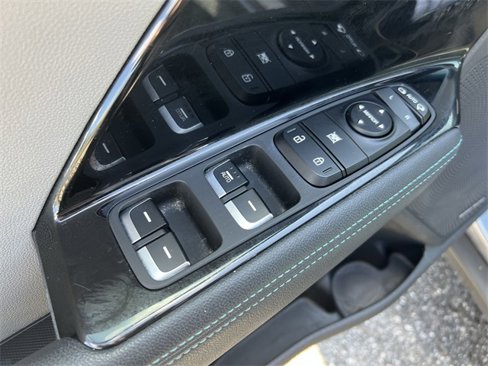 Used 2020 Kia Niro Touring image 13
