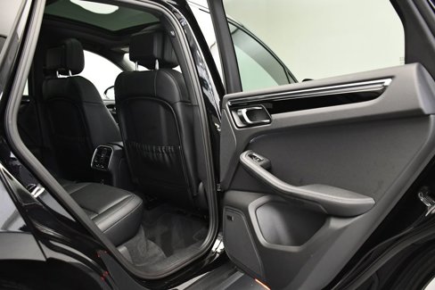Certified 2025 Porsche Macan Turbo image 54