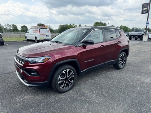 Used 2022 Jeep Compass Limited image 3