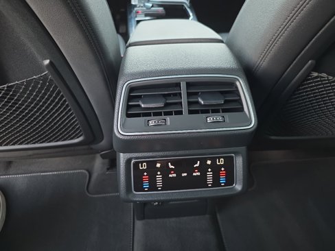 Used 2021 Audi e-tron Premium w/ Convenience Plus Package image 53