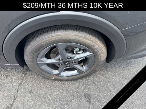 New 2025 Kia K4 LXS image 6