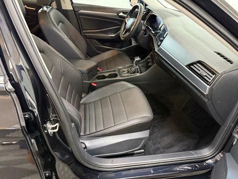 Used 2022 Volkswagen Jetta SE image 34