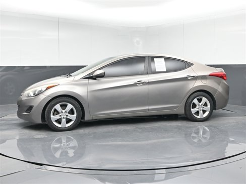 Used 2013 Hyundai Elantra GLS image 8