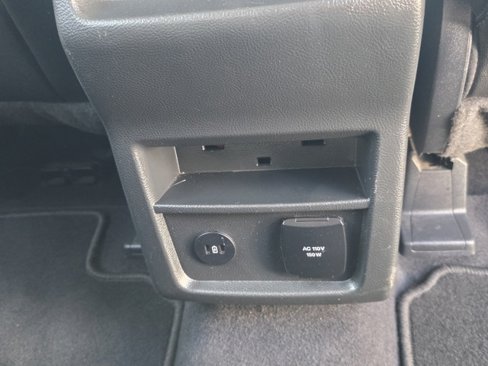 Used 2024 Ford Edge Titanium image 28