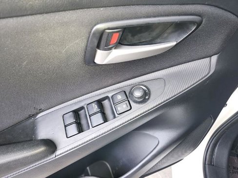 Used 2020 Toyota Yaris LE image 27