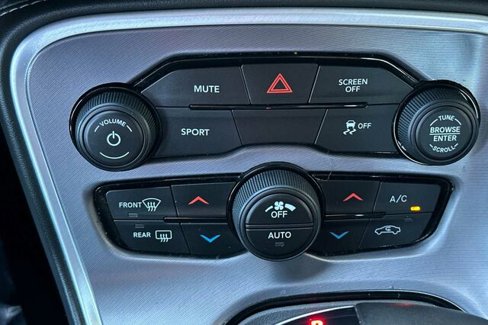 Used 2019 Dodge Challenger SXT image 19
