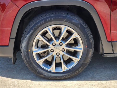 Used 2019 Jeep Cherokee Latitude Plus w/ Comfort/Convenience Group image 10
