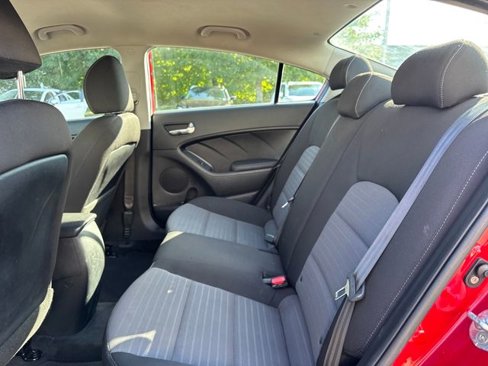 Used 2017 Kia Forte S image 8