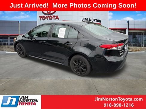 Used 2023 Toyota Corolla LE image 5
