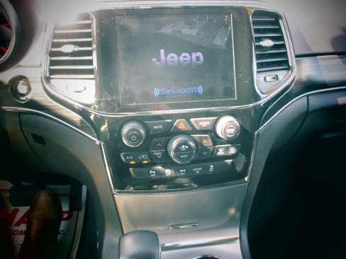 Used 2019 Jeep Grand Cherokee Limited w/ Luxury Group II image 5
