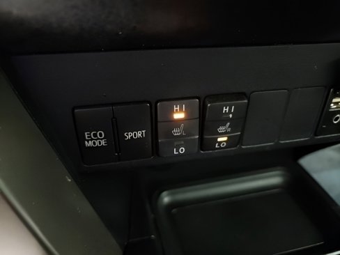 Used 2014 Toyota RAV4 Limited image 32
