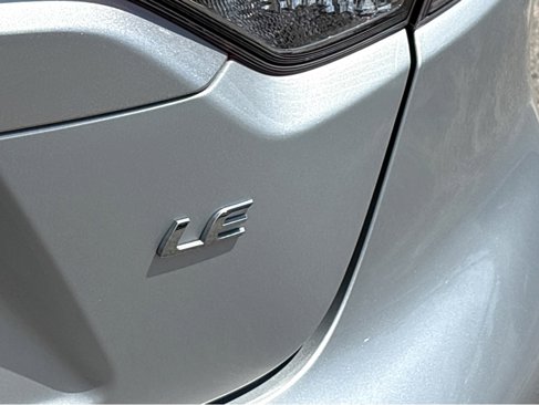 Used 2022 Toyota Corolla LE image 21