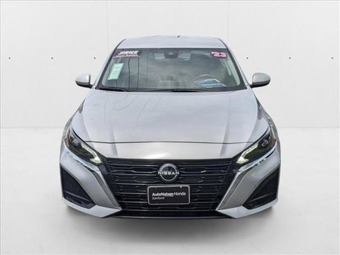 Used 2023 Nissan Altima 2.5 SV image 2