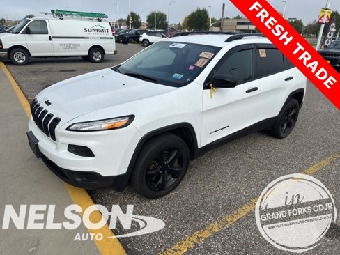 Used 2018 Jeep Cherokee Sport image 3