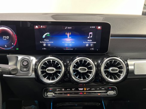 Used 2020 Mercedes-Benz GLB 250 4MATIC image 39