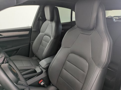 New 2024 Porsche Macan 4 Electric image 5