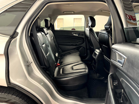 Used 2019 Ford Edge Titanium image 32