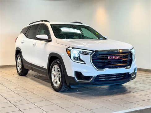 Certified 2022 GMC Terrain SLE w/ Driver Convenience Package image 3