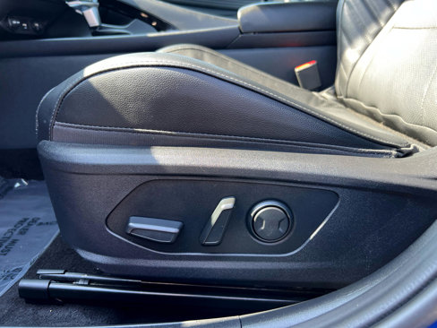 Used 2021 Hyundai Elantra Limited image 28