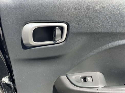 Certified 2022 Hyundai Venue SEL w/ Cargo Package image 11