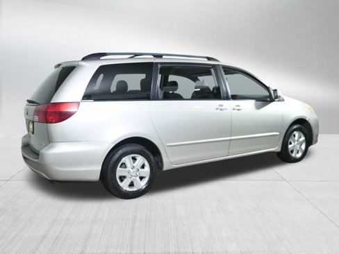 Used 2004 Toyota Sienna XLE image 7