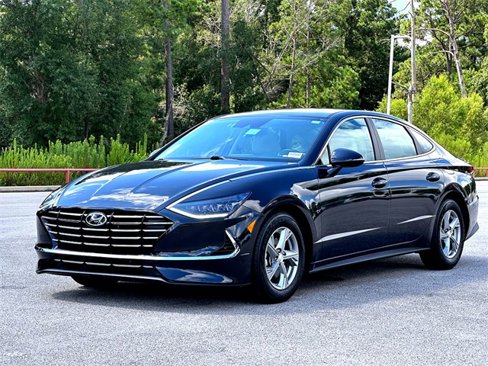 Used 2023 Hyundai Sonata SE w/ Cargo Package image 4