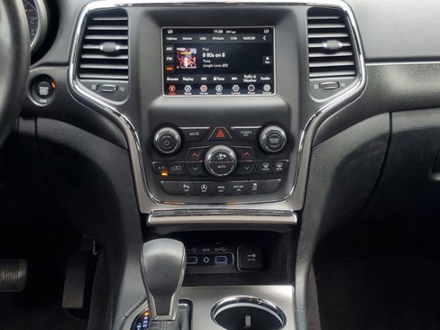 Used 2018 Jeep Grand Cherokee Laredo image 31
