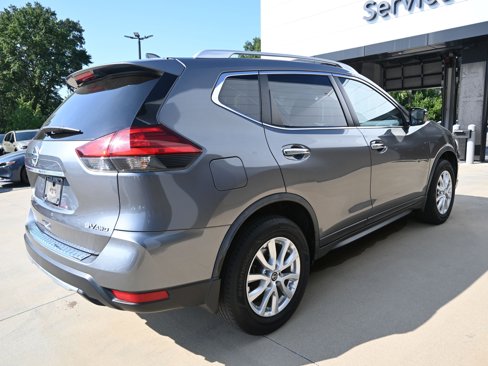 Used 2017 Nissan Rogue SV image 5