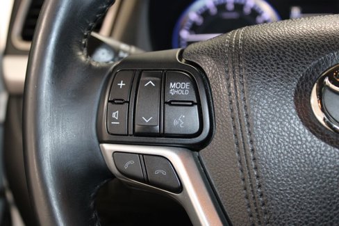 Used 2017 Toyota Highlander SE image 46