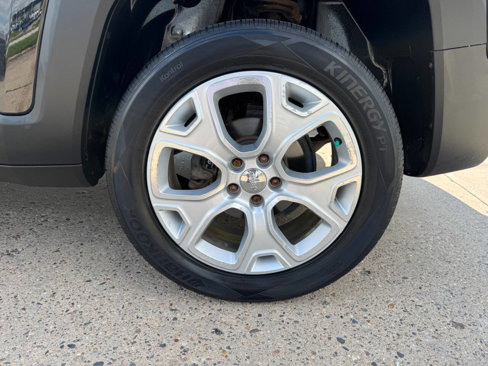 Used 2015 Jeep Renegade Limited image 9