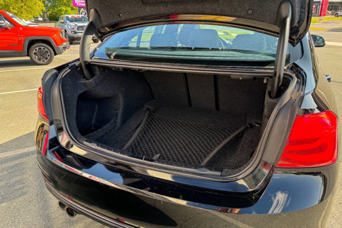 Used 2018 BMW 330i xDrive Sedan image 13